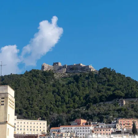 Saragone Apartamento *